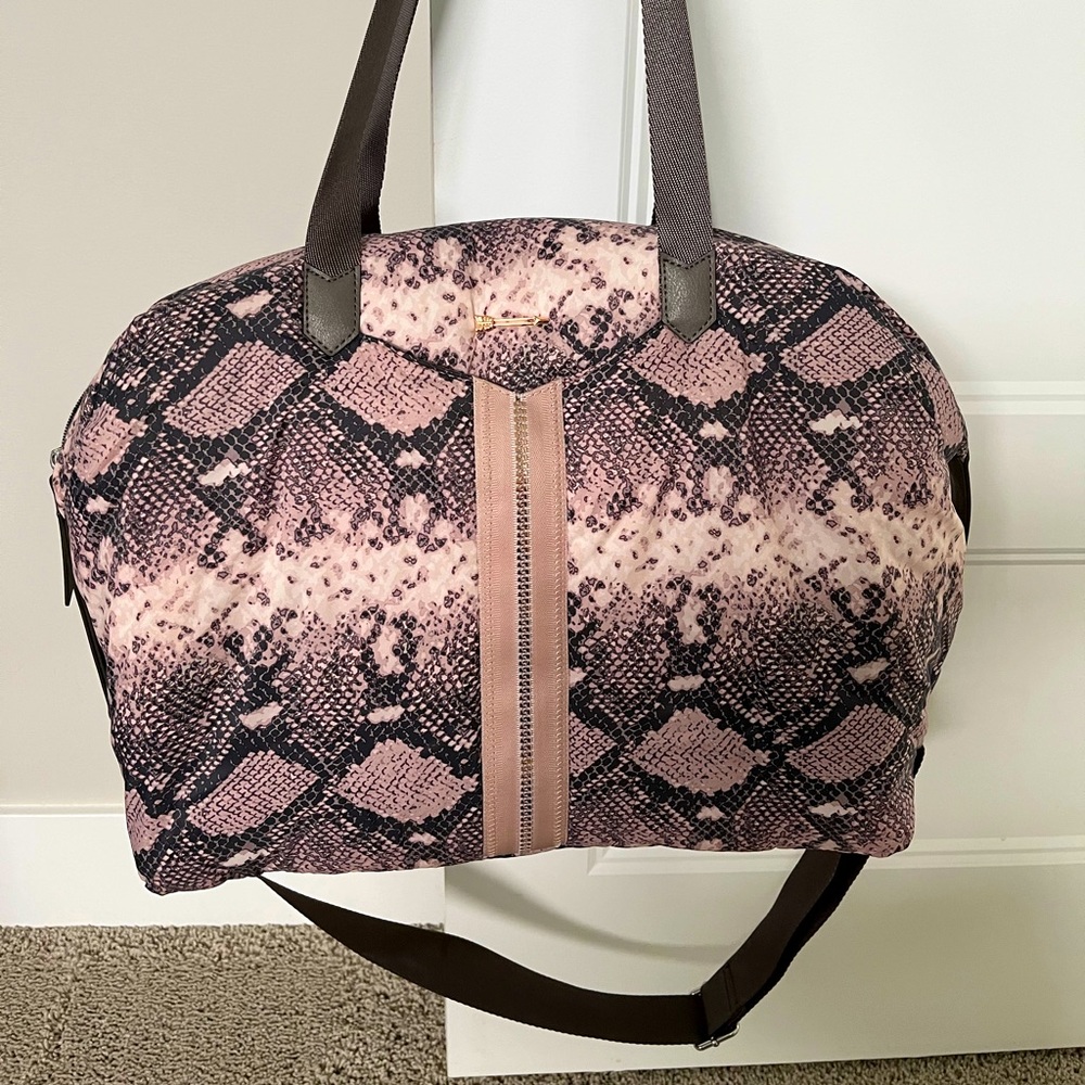 Stella & Dot Crush-it Bag in Pink Snake print